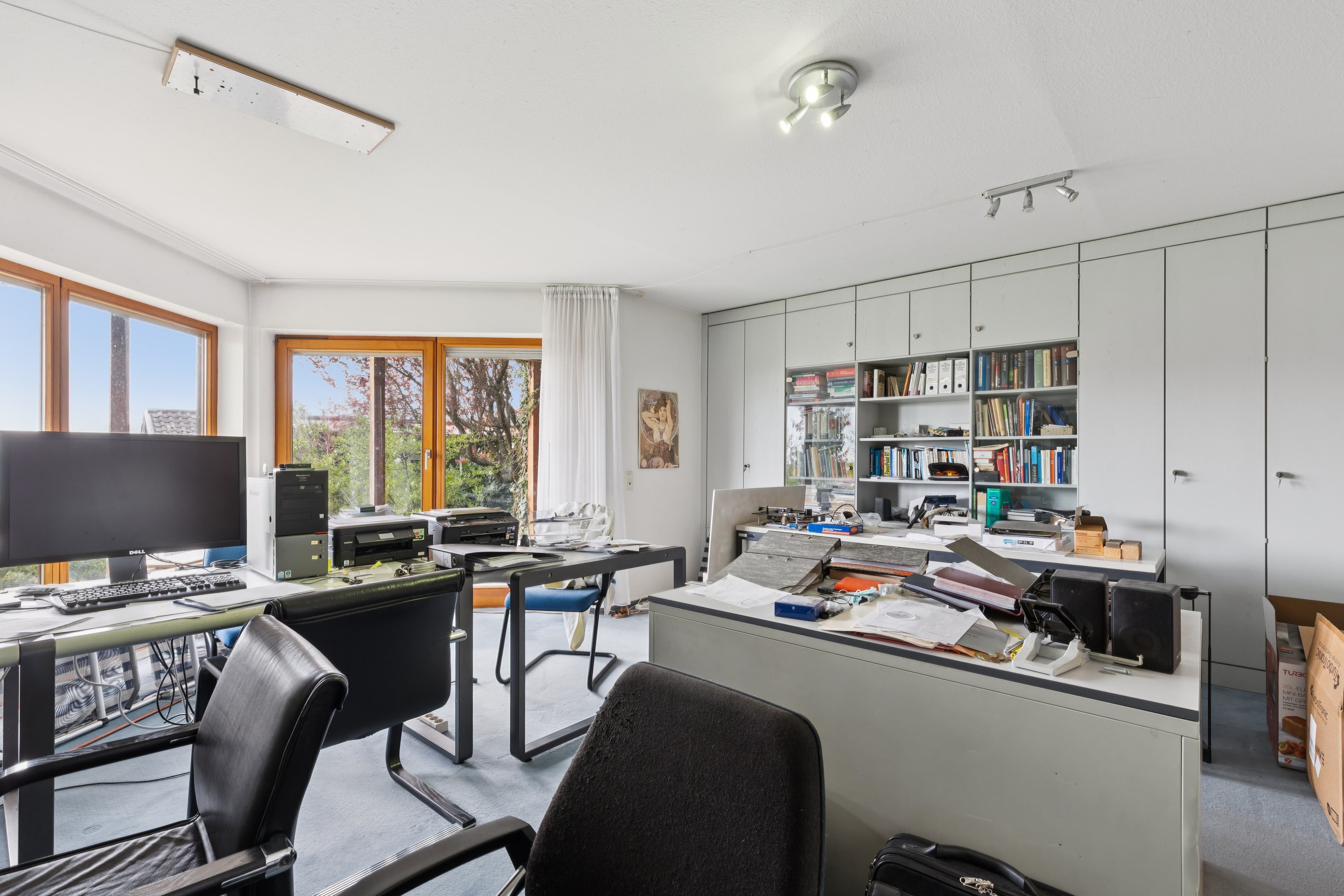 Büro UG